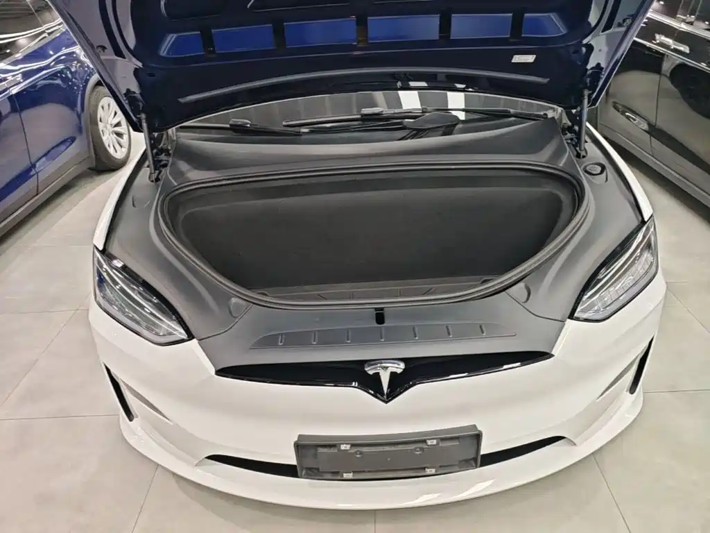 Tesla Model X 2024 — фото 16