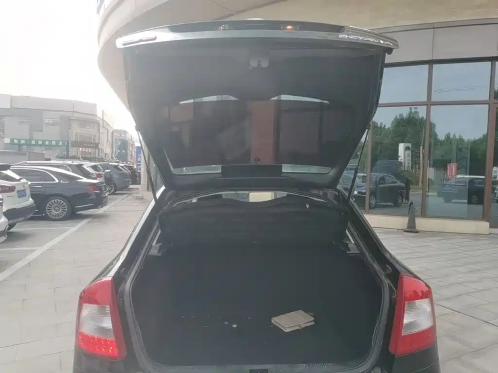 Skoda Octavia 2014 — фото 19