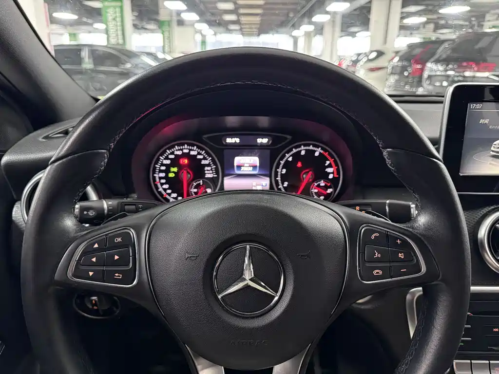 Mercedes-Benz A-Class 2016 — фото 10