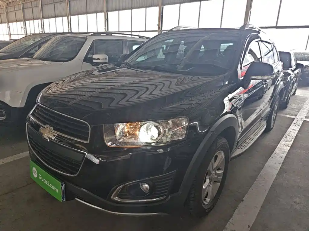 Chevrolet Captiva 2017 — фото 1