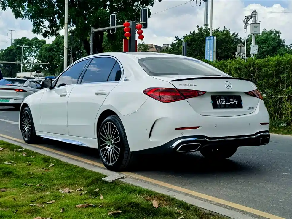 Mercedes-Benz C-Class 2024