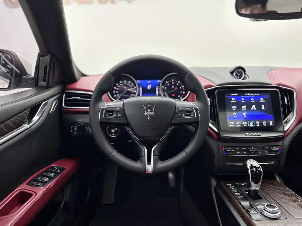 Maserati Ghibli 2019 — фото 5