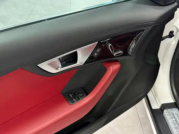 Jaguar F-TYPE 2015
