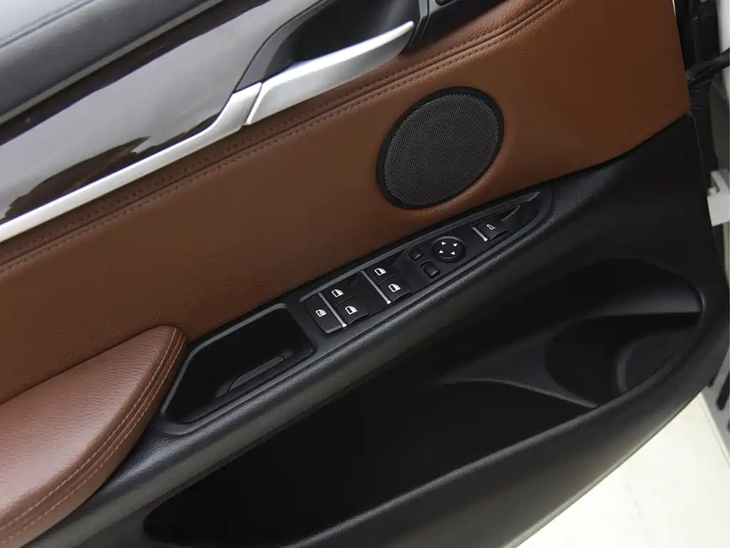 BMW X6 2015 — фото 11