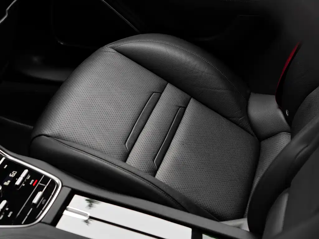 Porsche Panamera 2018 — фото 28