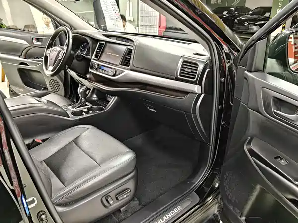 Toyota Highlander 2020