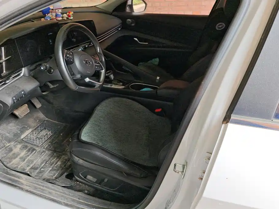 Hyundai Elantra 2021 — фото 9