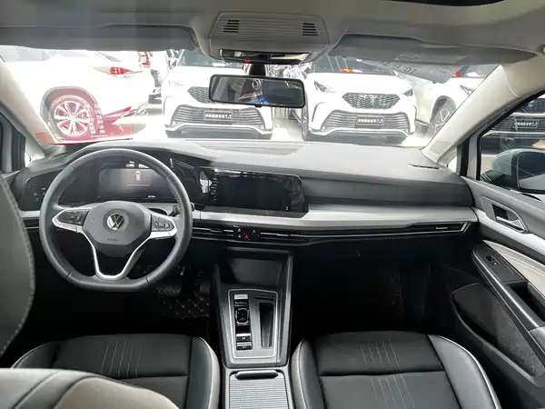 Volkswagen Golf 2023