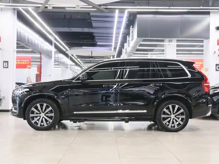 Volvo XC90 2021 — фото 3