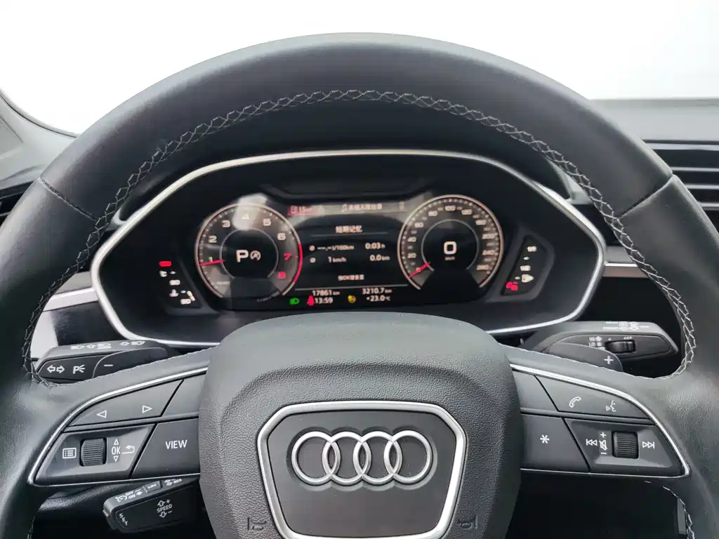 Audi Q3 2023 — фото 10