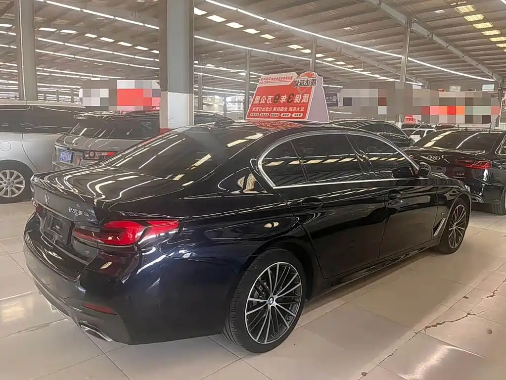BMW 5 Series 2022 — фото 13