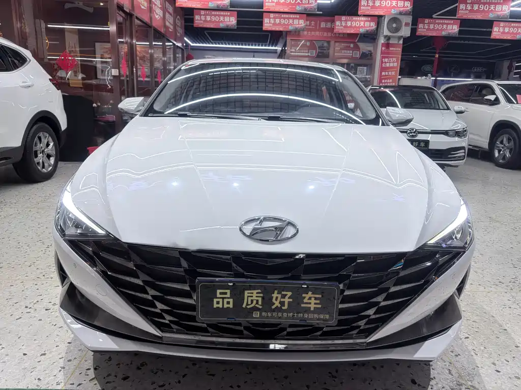 Hyundai Elantra 2022