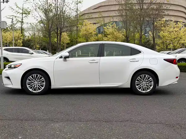 Lexus ES 2015