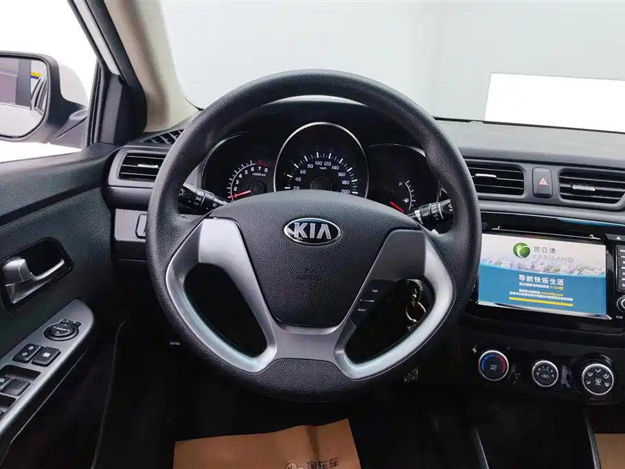 Kia K2 2016 — фото 15