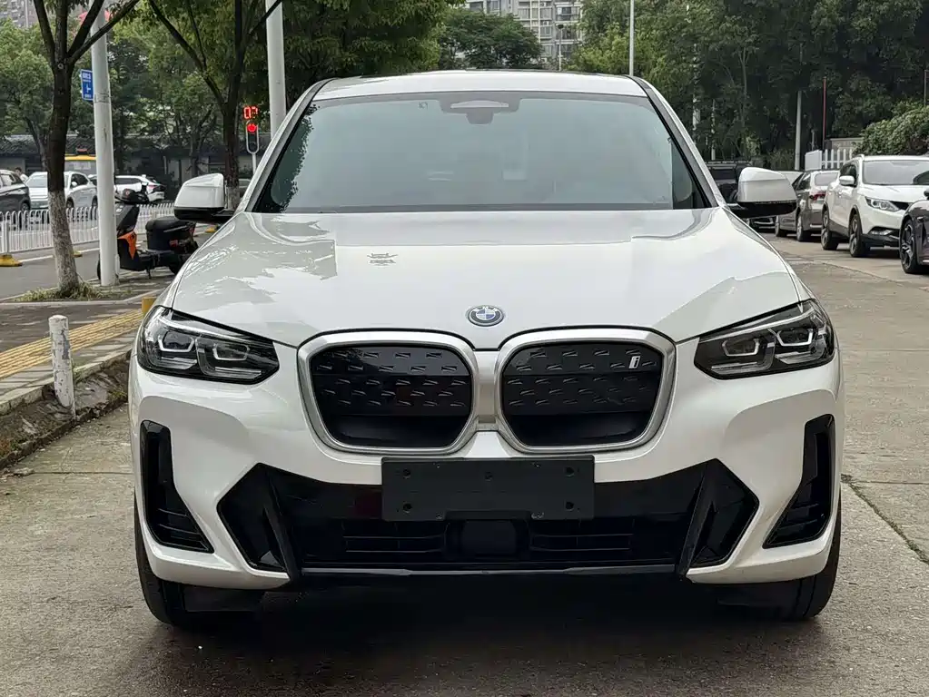 BMW iX3 2023 — фото 2