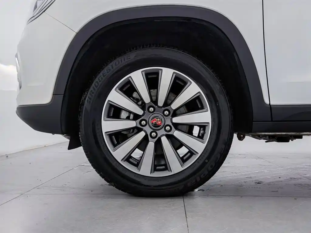 Roewe RX8 2023 — фото 17