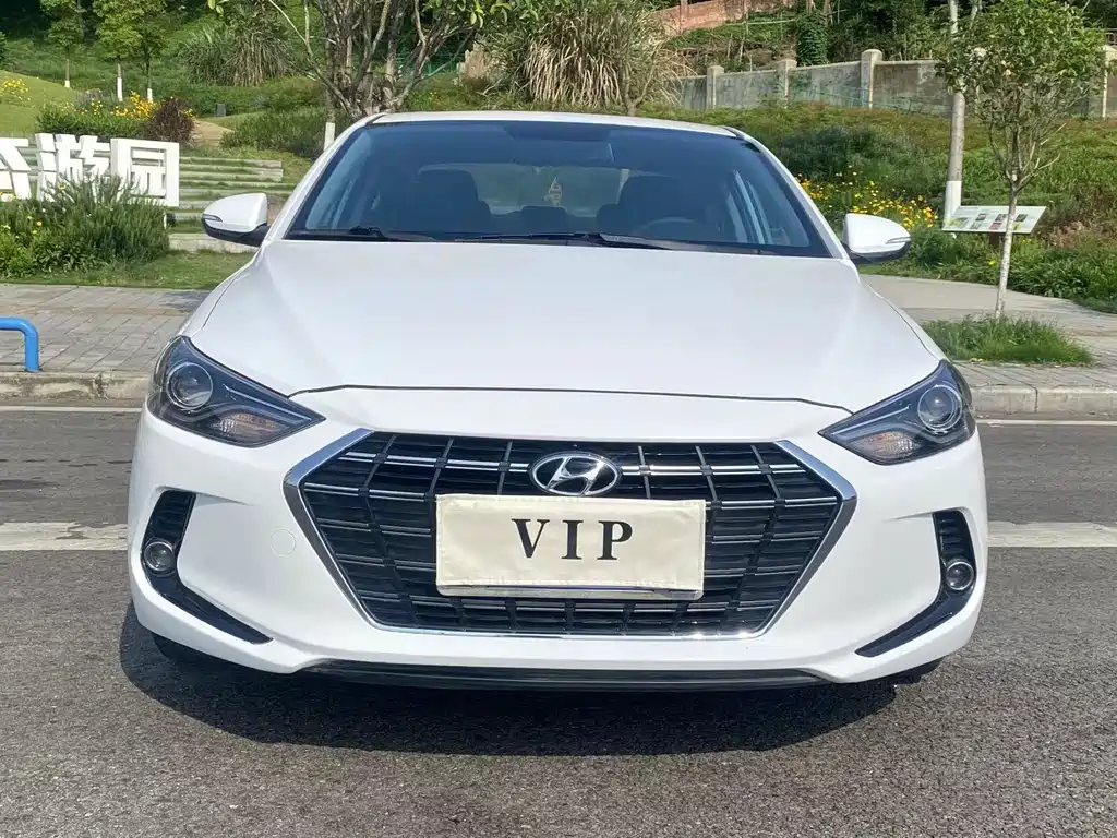 Hyundai Elantra 2020 — фото 2