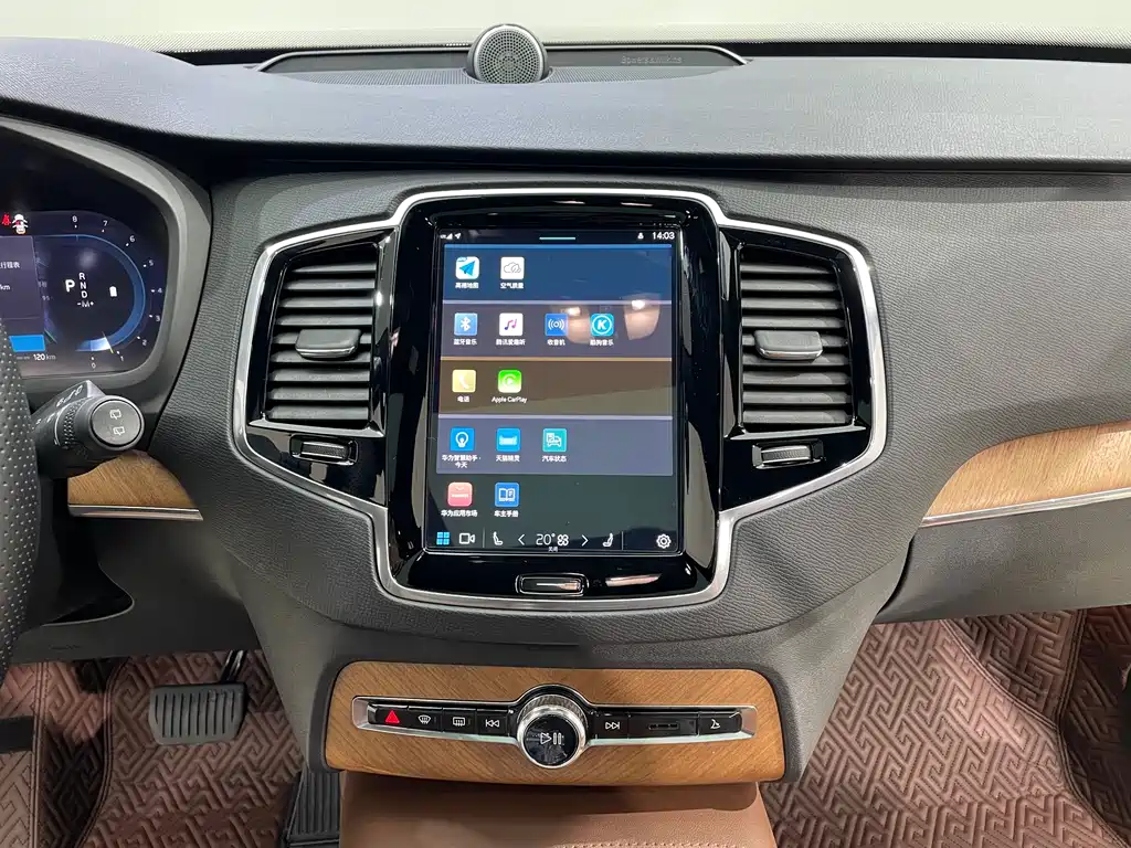 Volvo XC90 2022 — фото 19