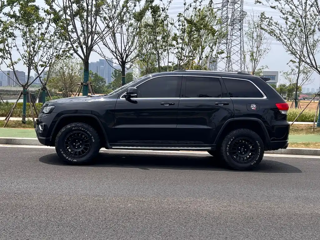 Jeep Grand Cherokee 2015 — фото 2