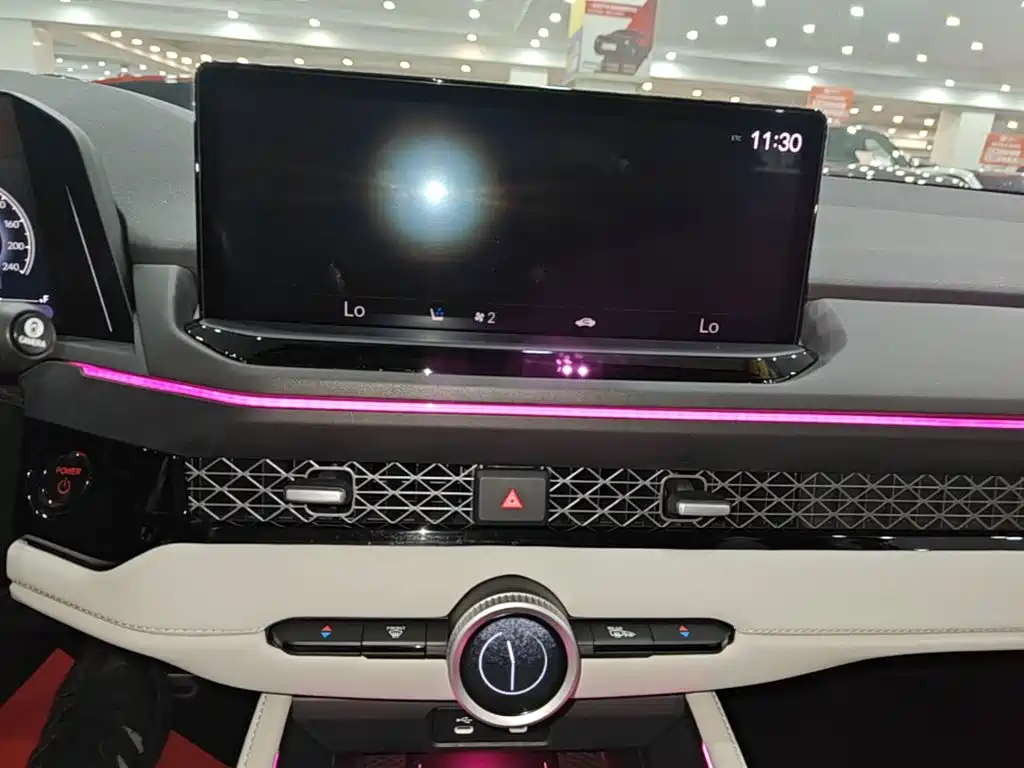 Honda Accord New Energy 2023 — фото 13