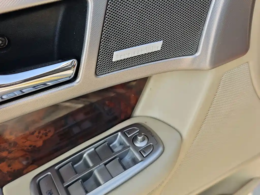 Jaguar XF 2010 — фото 16