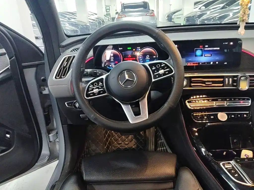 Mercedes-Benz EQC 2021 — фото 11