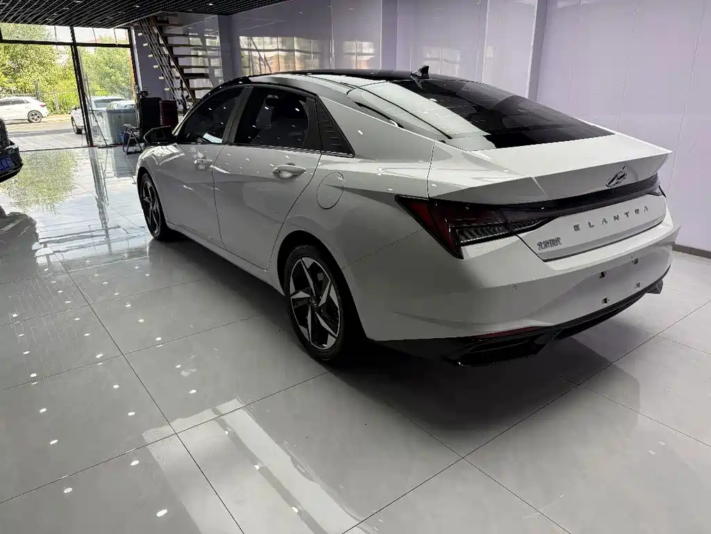 Hyundai Elantra 2021