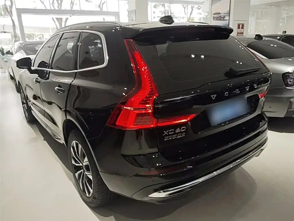 Volvo XC60 2024 — фото 5