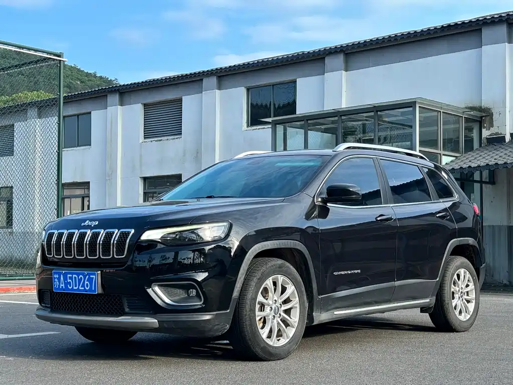 Jeep Cherokee 2019 — фото 1