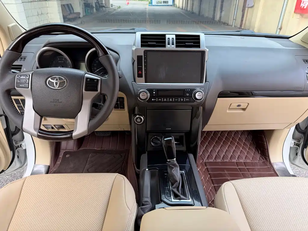 Toyota Prado 2014 — фото 11