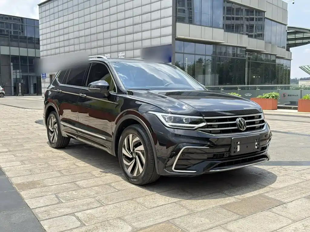 Volkswagen Tiguan L 2024 — фото 9