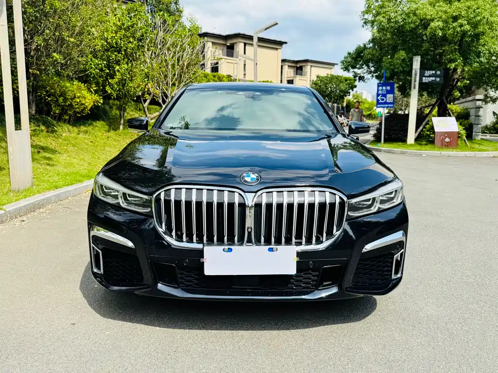 BMW 7 Series 2017 — фото 2