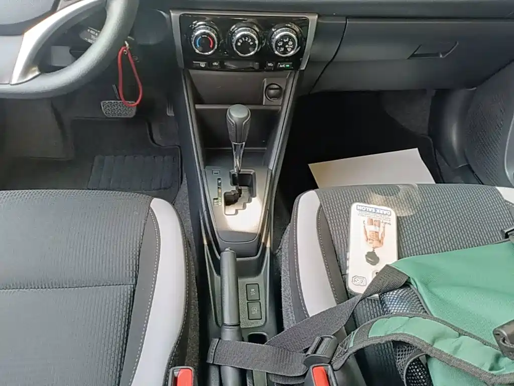 Toyota Yaris L 2022 — фото 14