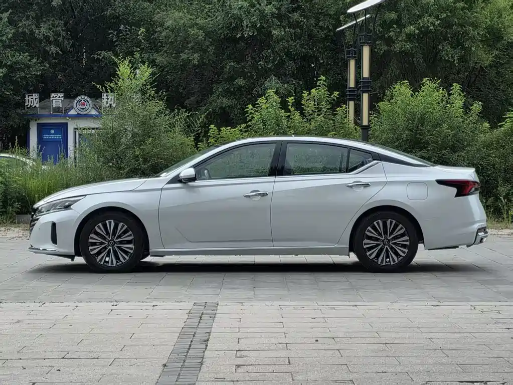 Nissan Teana 2026