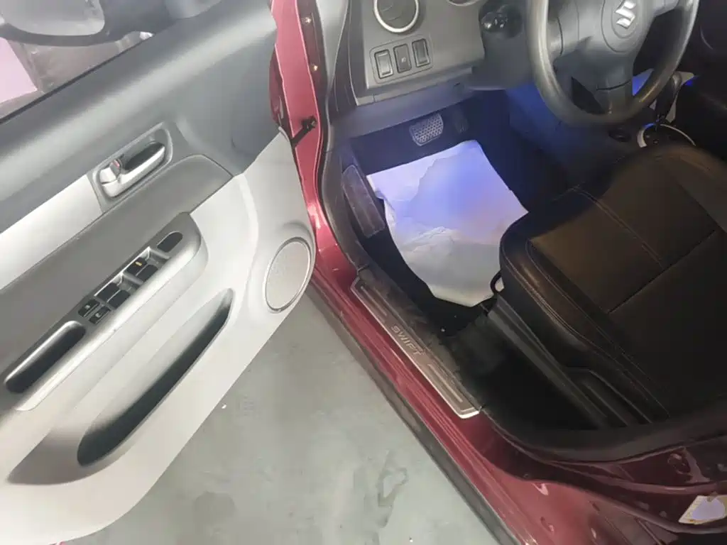 Suzuki Swift 2015 — фото 16