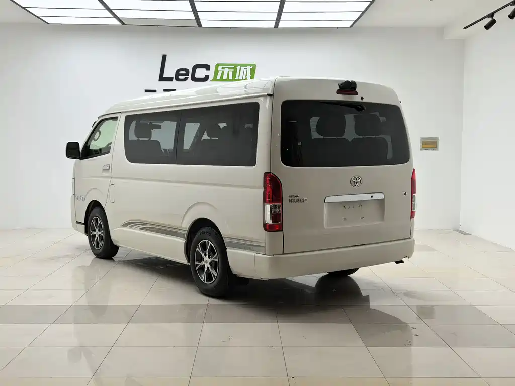 Toyota HIACE 2014 — фото 3