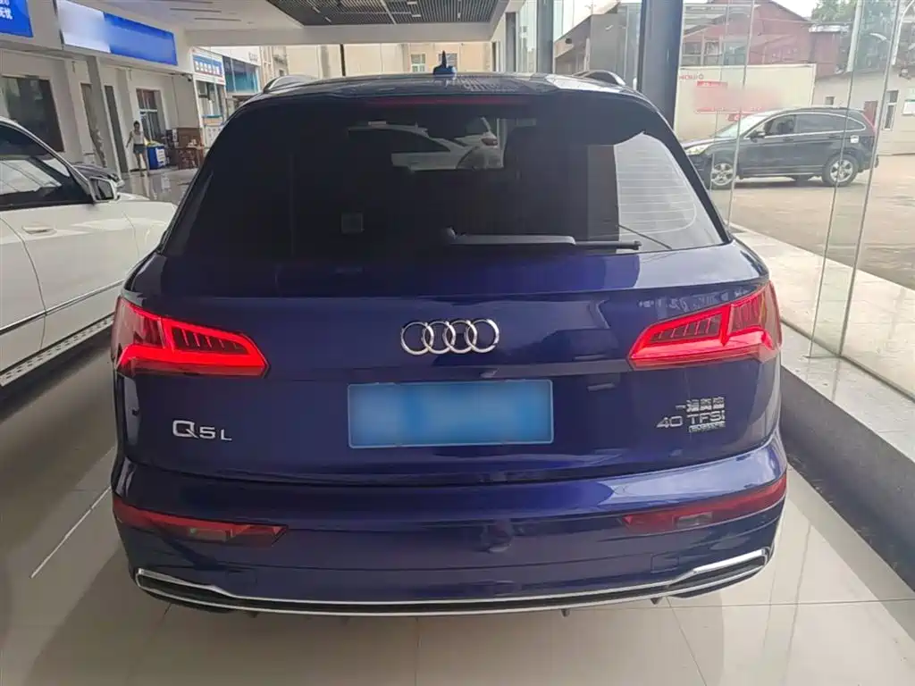 Audi Q5L 2018 — фото 6