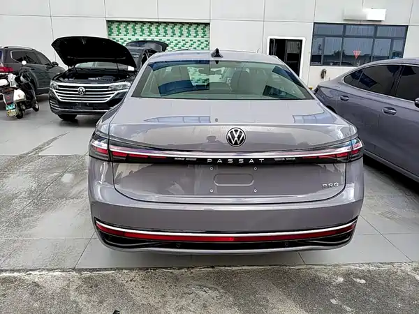 Volkswagen Passat 2024