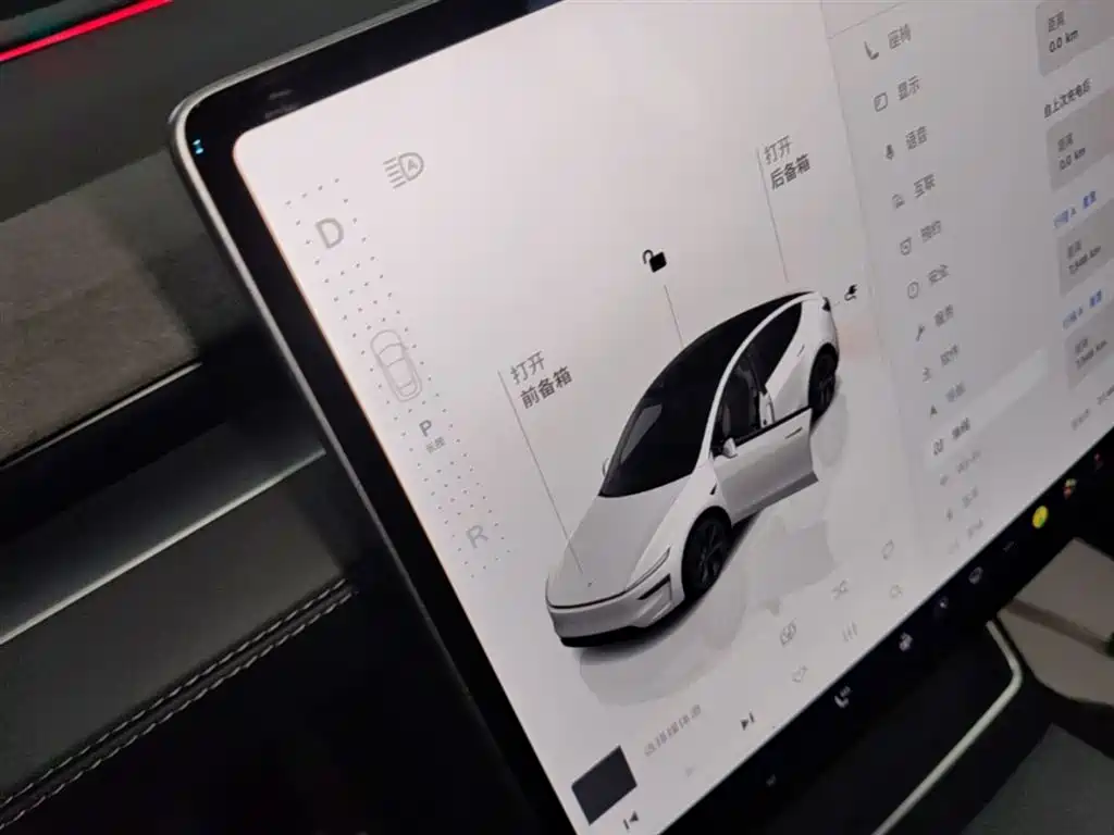 Tesla Model Y 2025 — фото 14