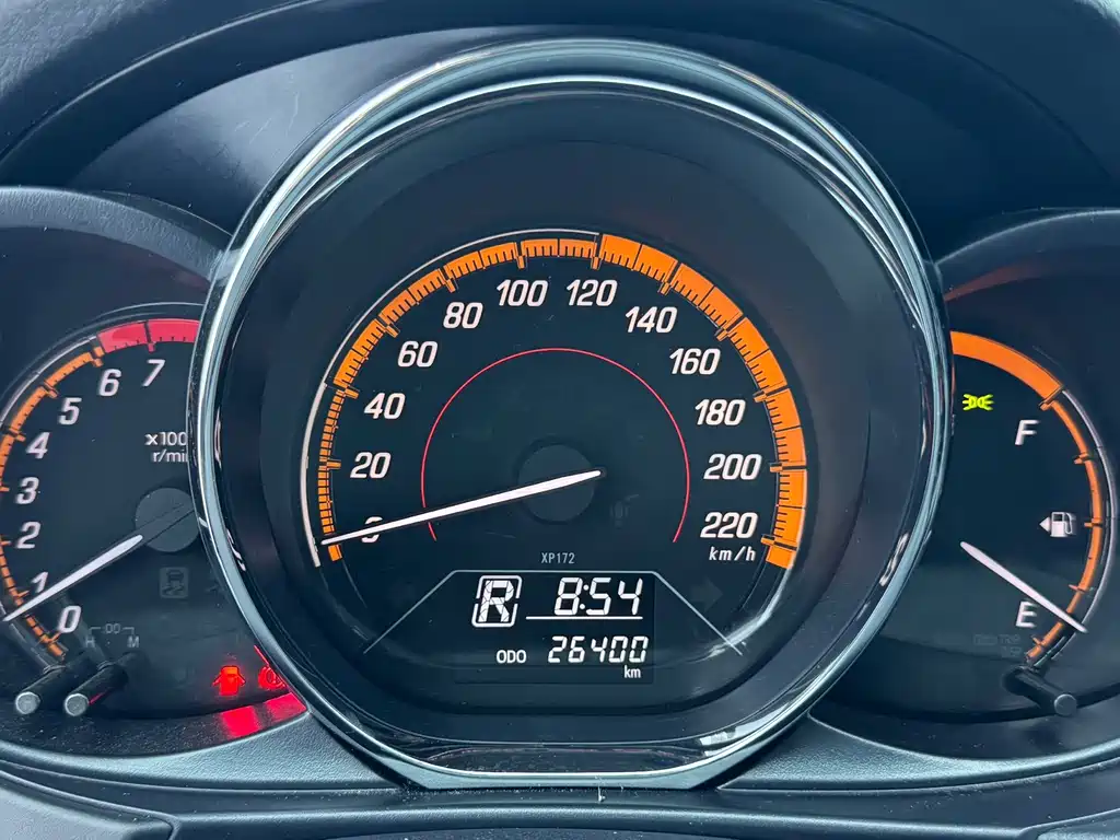 Toyota Yaris L 2022 — фото 18