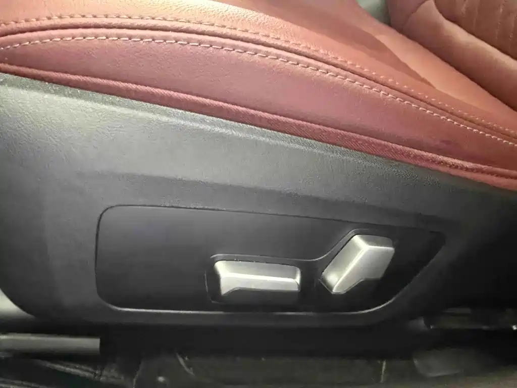 BMW 3 Series 2023 — фото 10