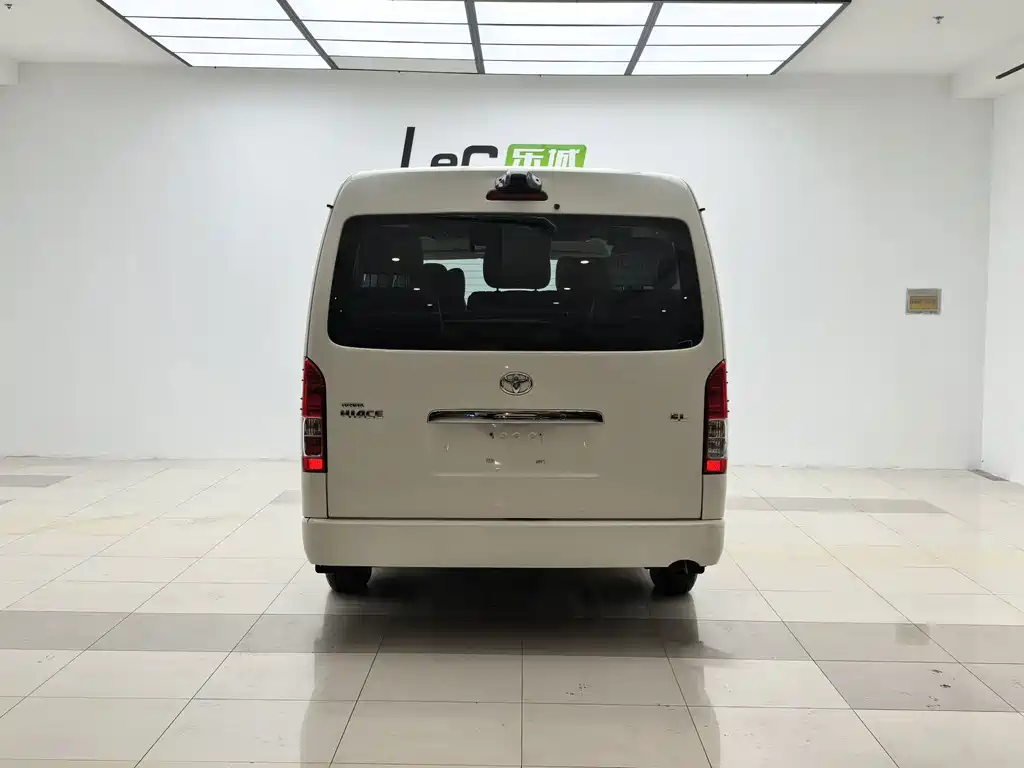 Toyota HIACE 2014 — фото 4