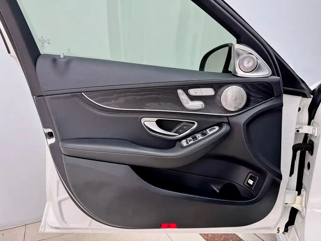 Mercedes-Benz C-Class 2019
