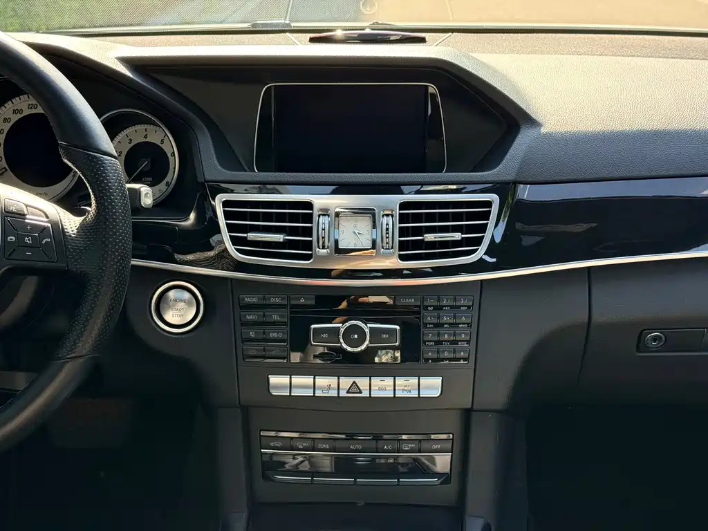 Mercedes-Benz E-Class 2015 — фото 20