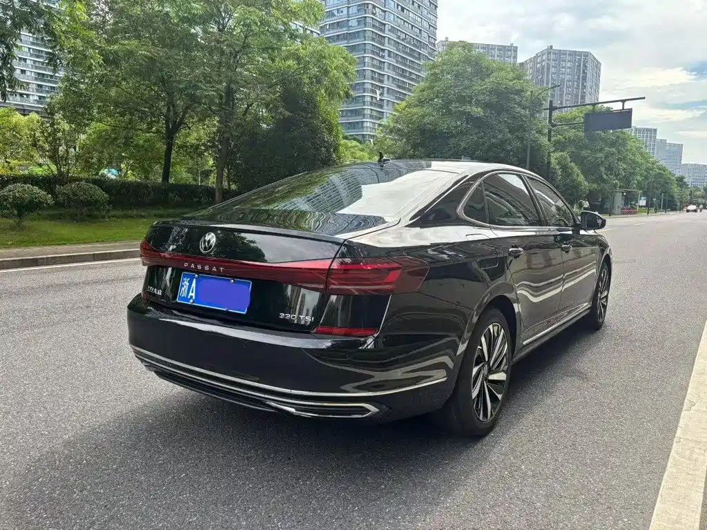 Volkswagen Passat 2023