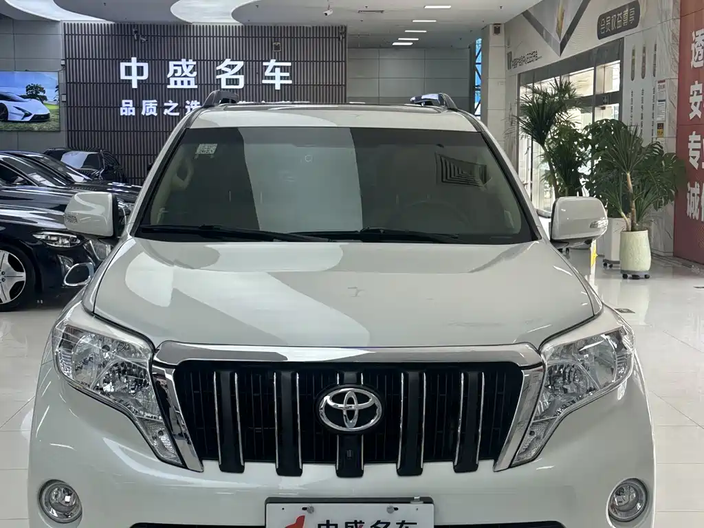 Toyota Prado 2017 — фото 2