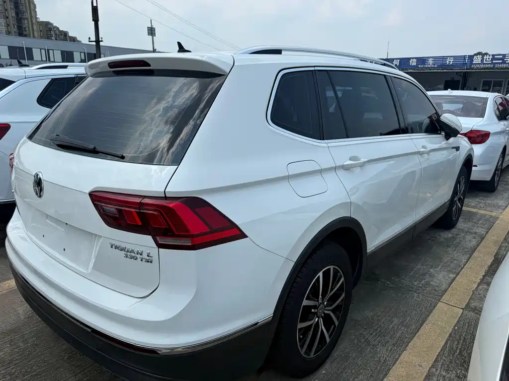 Volkswagen Tiguan L 2017 — фото 15