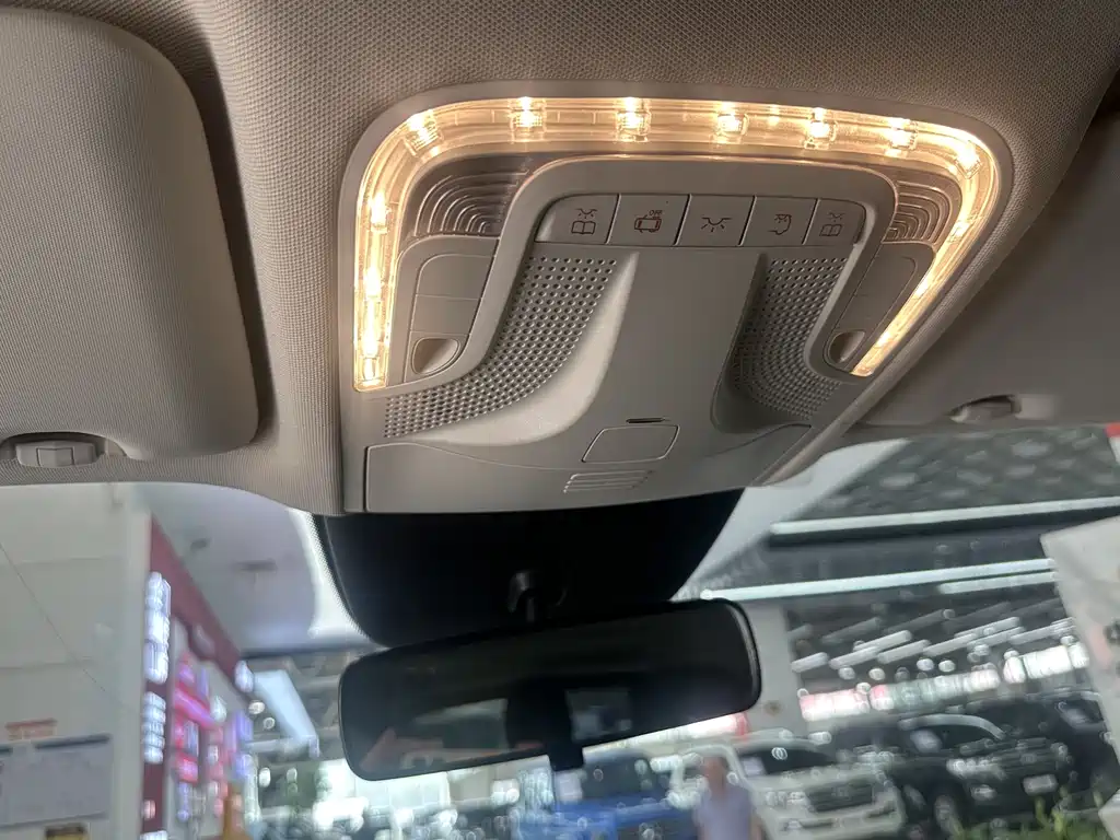 Mercedes-Benz Vito 2022 — фото 11