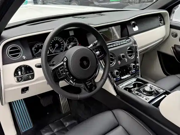 Rolls-Royce Cullinan 2025