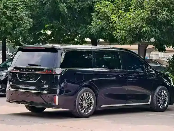 Voyah Dreamer 2025
